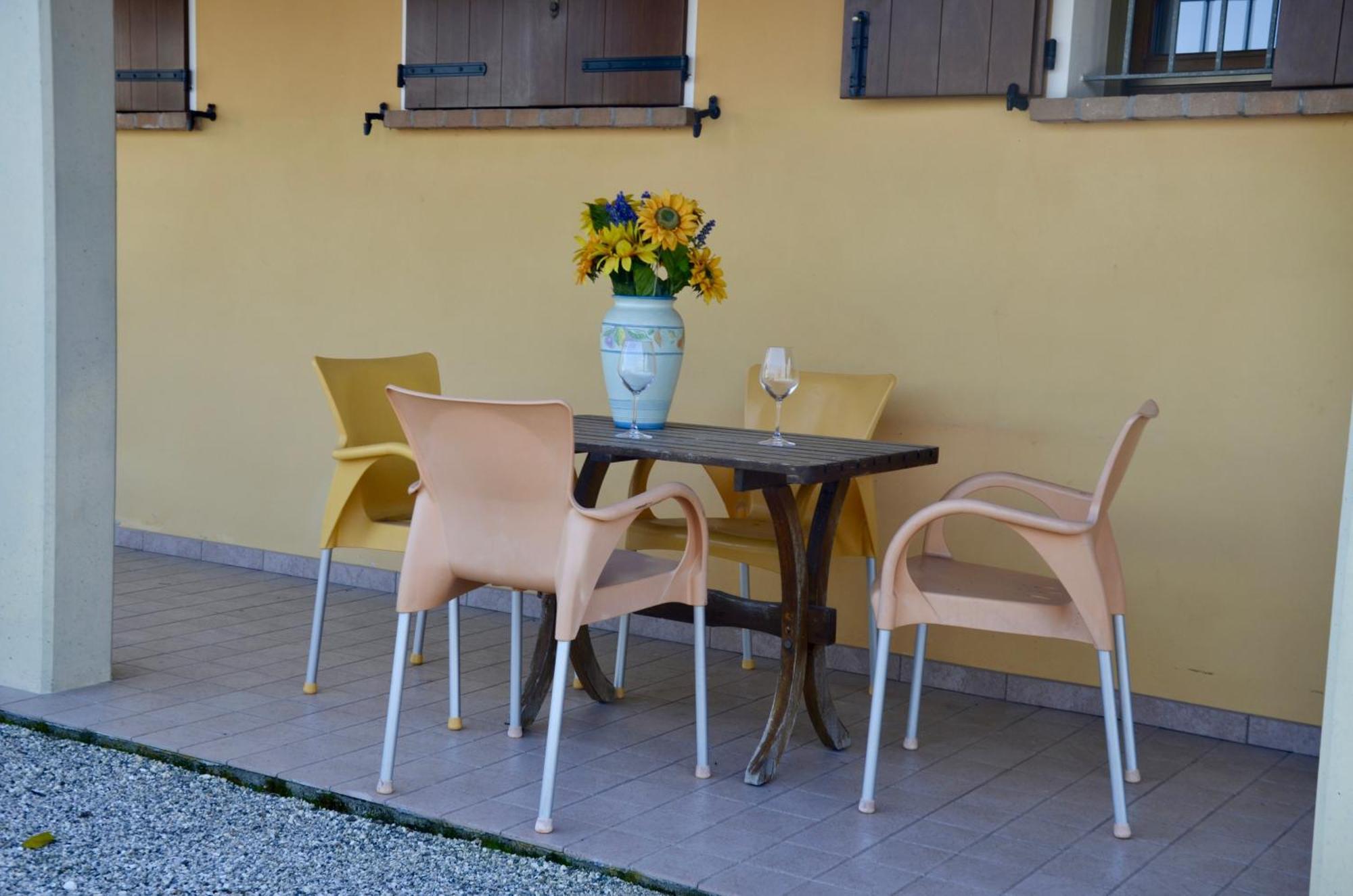 A Casa Di Amici Villa Vidor Luaran gambar